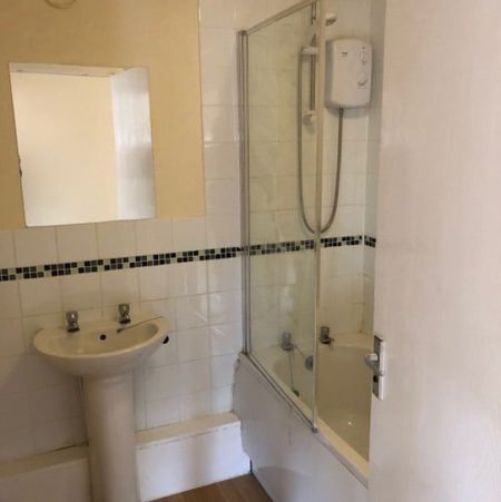 1 Bed Flat, May Court, NG5 - Photo 4