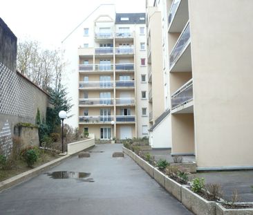 Location Appartement 2 pièces 45m² ORLEANS 45000 - Photo 3