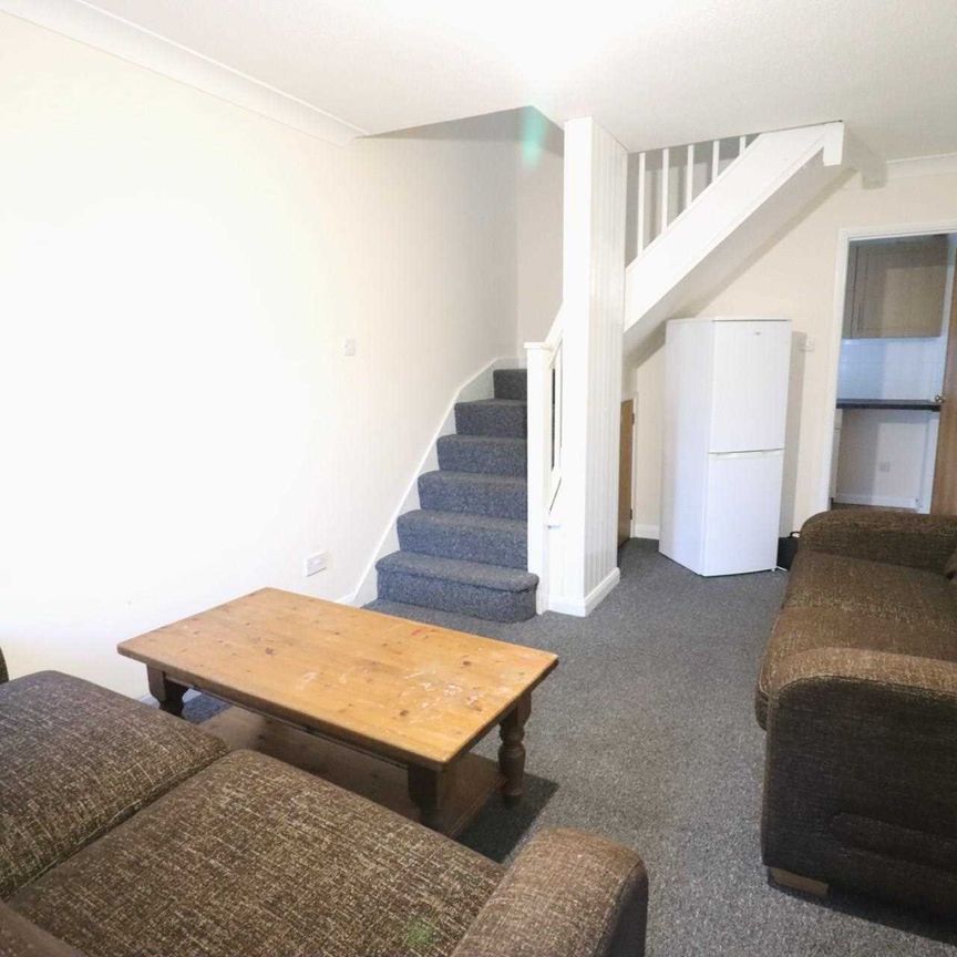 Smewin Court, High Wycombe - Photo 1