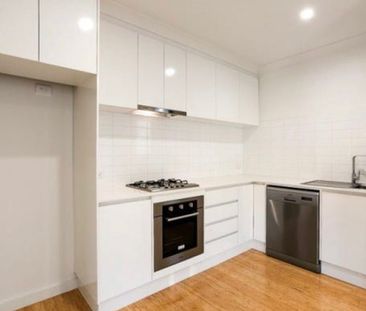Eltham - Photo 2