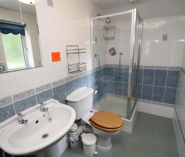 2 bedroom semi-detached bungalow to rent - Photo 6