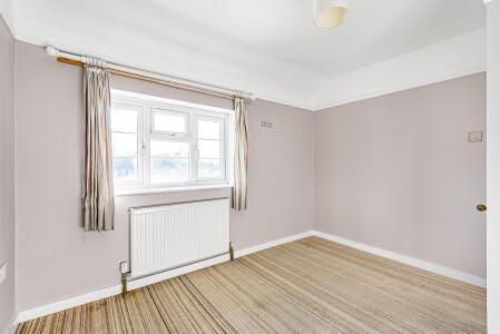 3 bedroom end of terrace house to rent - Photo 3