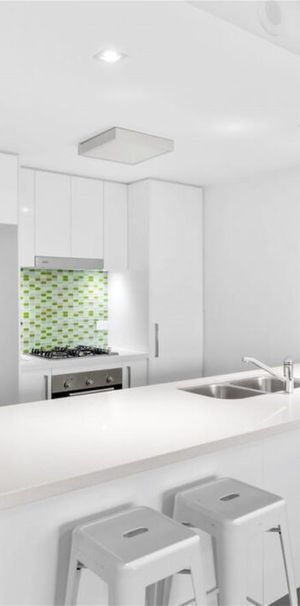 EXCELLENT LAYOUT 2 bedroom 2 bath apartment WITH car park - Photo 1