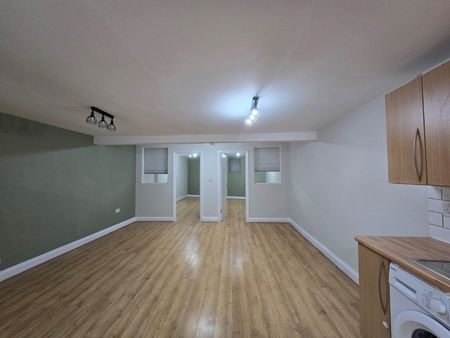 2 Bed Flat, Basement Clarence Road, E5 - Photo 5