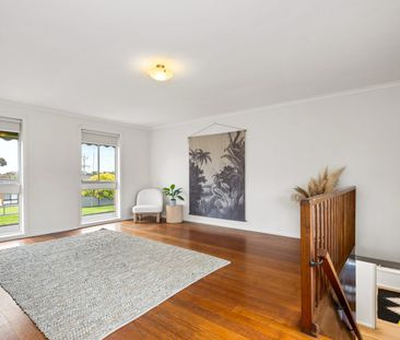 Family home in close proximity to Clifton Springs Golf Club - Photo 2