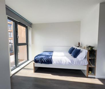 1 bedroom in a flat share to rent - Photo 3