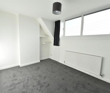3 bedroom detached house to rent - Photo 2