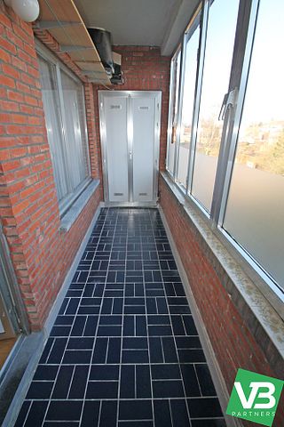 Appartement op zeer goede en rustige locatie te Wijnegem! - Foto 2