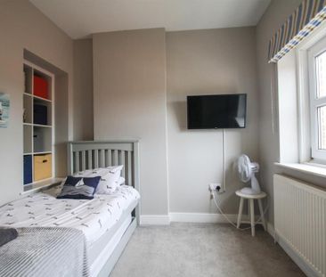 3 bedroom end of terrace house to rent - Photo 4