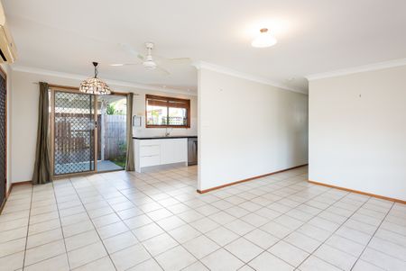 135 Kumbari Avenue, Labrador QLD 4215 - Photo 3
