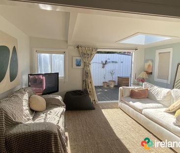 Charming English Cottage in the Heart of Christchurch CBD - Photo 5