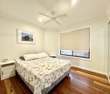 Charming Coastal Retreat in Blue Bay - Photo 3