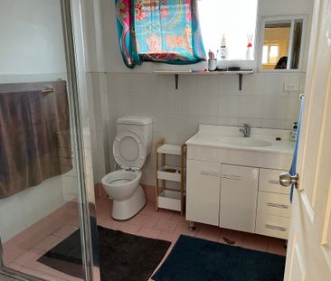 Kensington - Photo 2