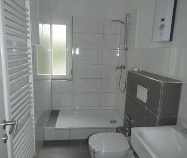 *** Heimaterde! 2 Zimmer-Wohnküche – modernes Duschbad – eigener Ga... - Photo 1