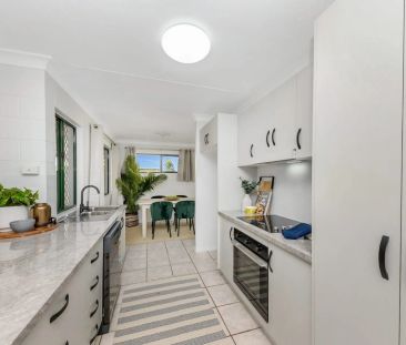 Tropical Oasis in Prime location! - Photo 6