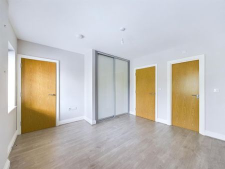 2 bedroom ground floor flat to rent - Photo 3