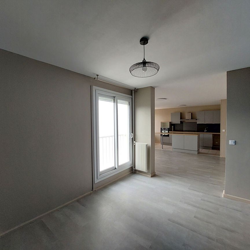 Location Appartement 3 pièces 79m² - Photo 1