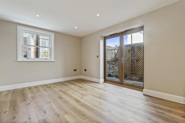 2 bedroom house to rent - Photo 1