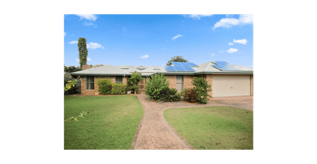 Spacious Family Home in Sought After Grammar Park Estate - Photo 3