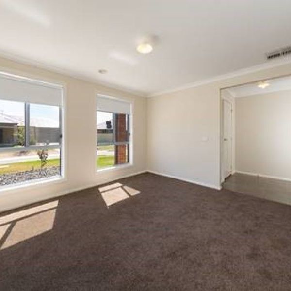 2 McDougall Grove, Wodonga - Photo 1
