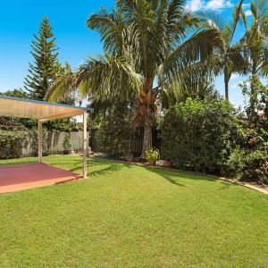 Nestled in a serene cul-de-sac, 9 Wisteria Place, Currimundi, offers the perfect blend of comfort, convenience, and opportunity. - Photo 2