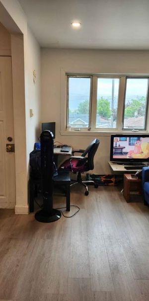 Appartement 3et demi pont viau laval 1250$ - Photo 1