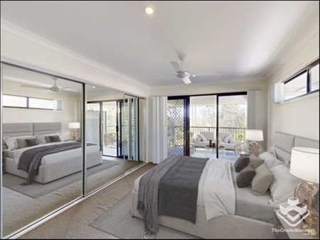 2 LEVEL 3 BEDROOM TOWNHOUSE - Photo 3