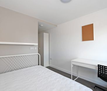 4 bedroom room to rent Rockingham Lane, Sheffield - Photo 3