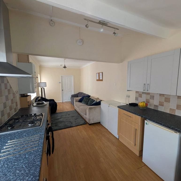 1 bedroom property to rent - Photo 1