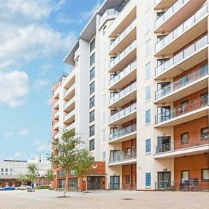 The Junction, Slough The Junction, Slough - Photo 3