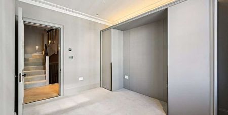 An exceptional four-bedroom apartment, newly refurbished in the heart of Mayfair. - Photo 4