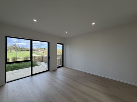 Spacious 4-Bedroom Family Home for Rent in Karaka - Photo 2