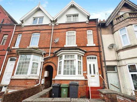 3 bedroom terraced house to rent - Photo 2