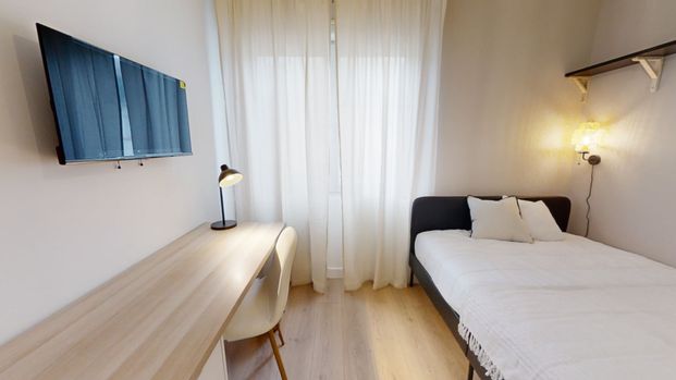 ANJOU RO Roommate 4 Bedrooms at Saint Nazaire - Photo 1
