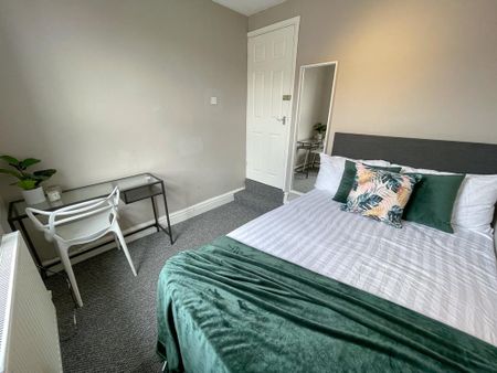 3 bedroom terraced house to rent - Photo 3