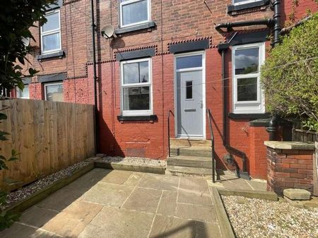 Nowell Grove, Leeds, LS9 - Photo 3