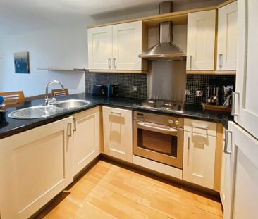 2 bedroom flat to rent - Photo 6