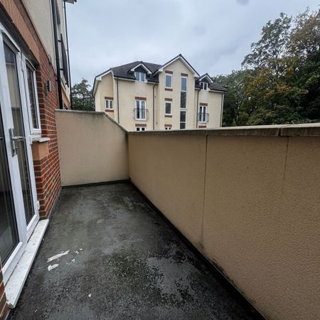 1 Bed Flat, Spire View, SO15 - Photo 4