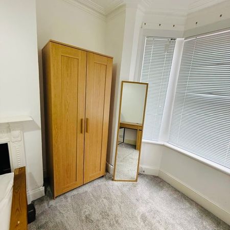 Room in a Shared House, Liverpool Road, RG1 - Photo 4