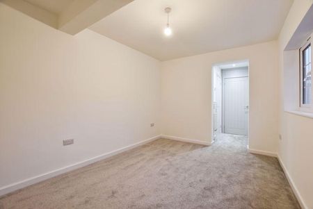 3 bedroom semi-detached bungalow to rent - Photo 3