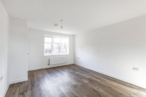 3 bedroom semi-detached house to rent - Photo 1