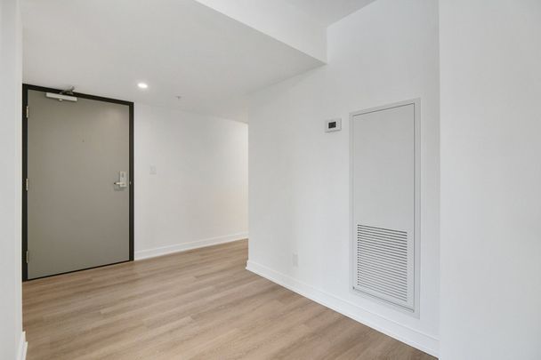 19 Robinson Ave - Photo 1
