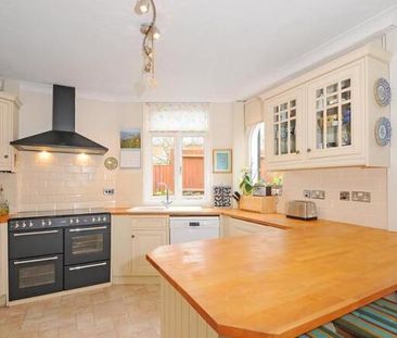 3 bed detached house to rent in Springfield Road, Guildford, GU1 - Photo 2