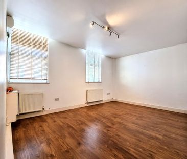 Commercial Street, Aberdare - Photo 1