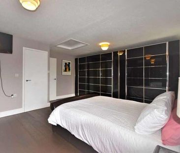 Clement Close, Chiswick, Chiswick, W4 - Photo 2