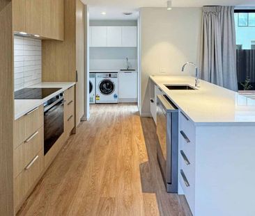 SOMERFIELD - MODERN REAR TWO BEDROOM TWO BATHROOM TOWNHOUSE WITH SI... - Photo 4
