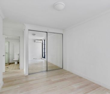 Amazing Unit in Forum West - Photo 5