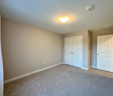 For Lease - 1047 Acoustic Way, Blossom Park - Airport and Area, Ont... - Photo 6