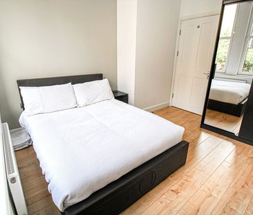 Apt 2, 51 East Parade - Photo 4