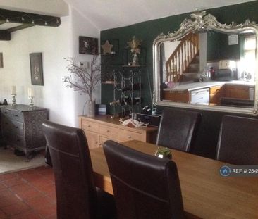 2 bedroom semi-detached house to rent - Photo 3